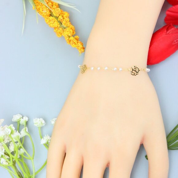 "Elegant & Trendy Bracelet, A Perfect Gift for Women, Thoughtful, EVCH1851 - Picture 1 of 10